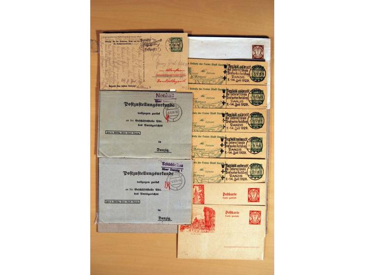 1920/39, über 200 Briefe und Karten mit Schwerpunkt bei den Ganzsachen, dabei viele Bildpost- und Sonderkarten, Halbamtliche 