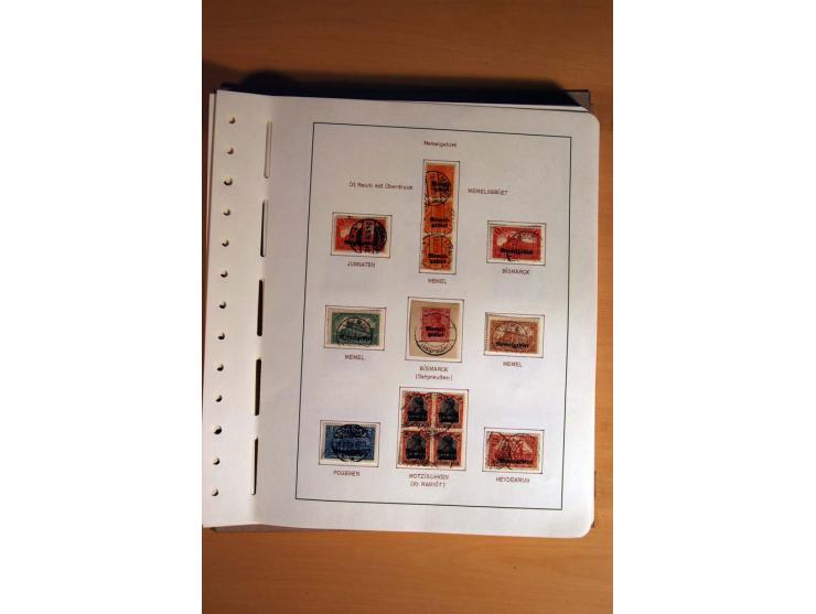 1830/1939, Stempel-und Markensammlung ab Vorphila mit etwas Preußen und Deutsches Reich auf Albenseiten mit Beschriftung, dab