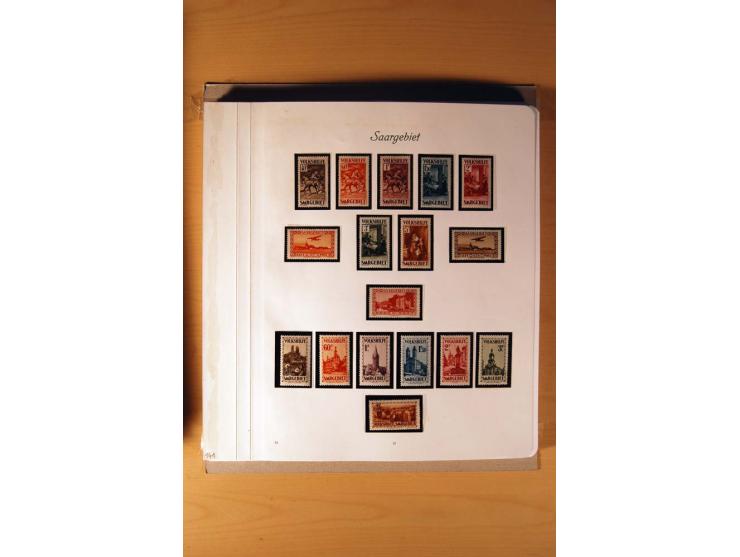 1920/34, ungebrauchte und postfrische sehr umfangreiche Sammlung mit einer Vielzahl von Aufdrucktypen, Abarten, ungezähnten W