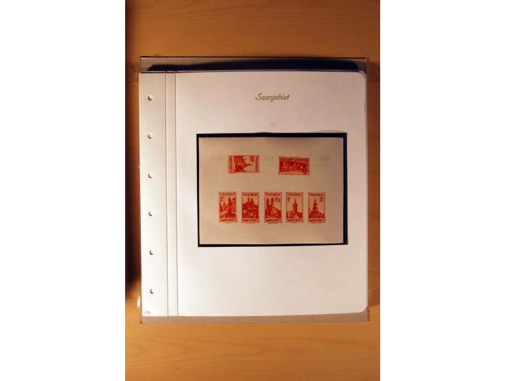 1920/34, ungebrauchte und postfrische sehr umfangreiche Sammlung mit einer Vielzahl von Aufdrucktypen, Abarten, ungezähnten W
