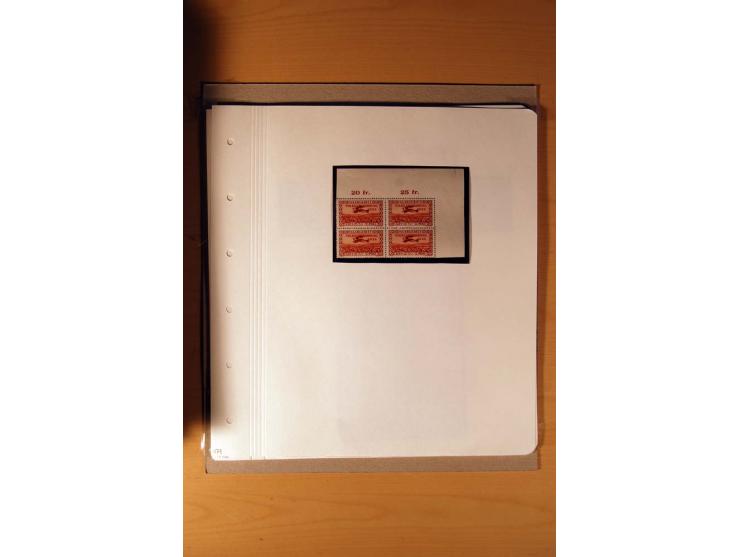1920/34, ungebrauchte und postfrische sehr umfangreiche Sammlung mit einer Vielzahl von Aufdrucktypen, Abarten, ungezähnten W