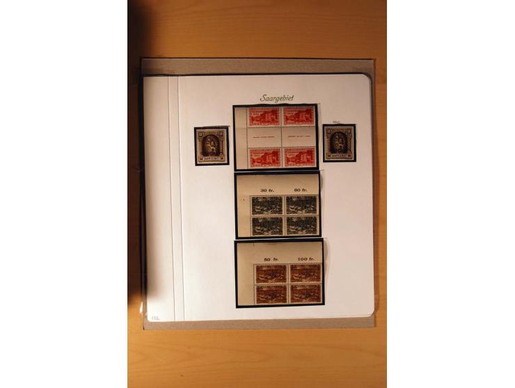 1920/34, ungebrauchte und postfrische sehr umfangreiche Sammlung mit einer Vielzahl von Aufdrucktypen, Abarten, ungezähnten W