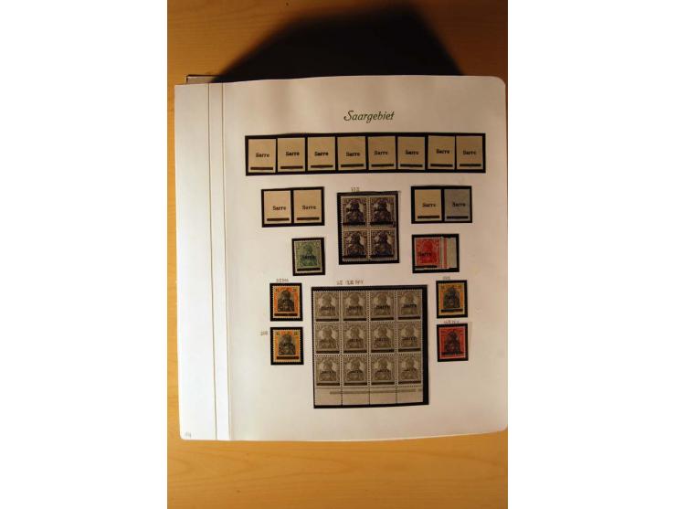 1920/34, ungebrauchte und postfrische sehr umfangreiche Sammlung mit einer Vielzahl von Aufdrucktypen, Abarten, ungezähnten W