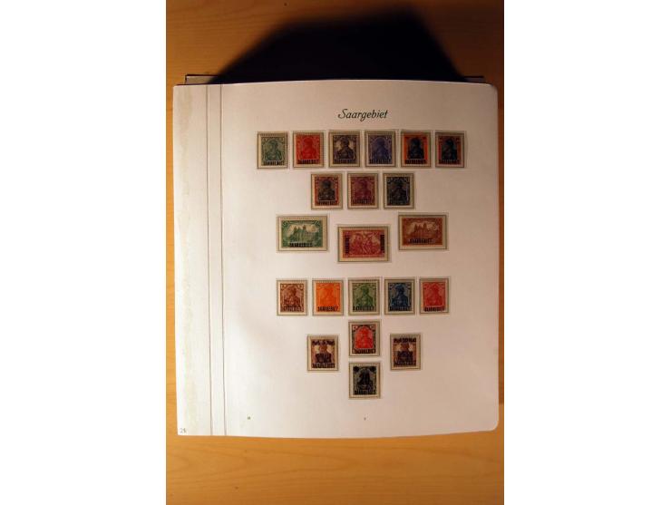 1920/34, ungebrauchte und postfrische sehr umfangreiche Sammlung mit einer Vielzahl von Aufdrucktypen, Abarten, ungezähnten W