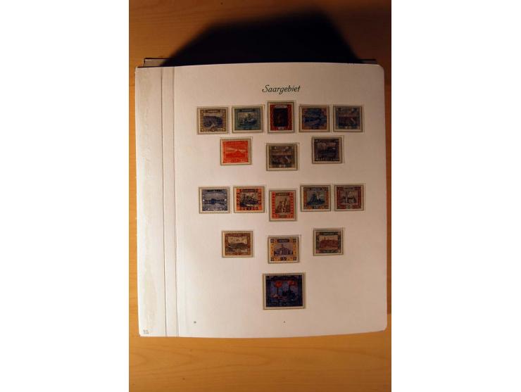 1920/34, ungebrauchte und postfrische sehr umfangreiche Sammlung mit einer Vielzahl von Aufdrucktypen, Abarten, ungezähnten W