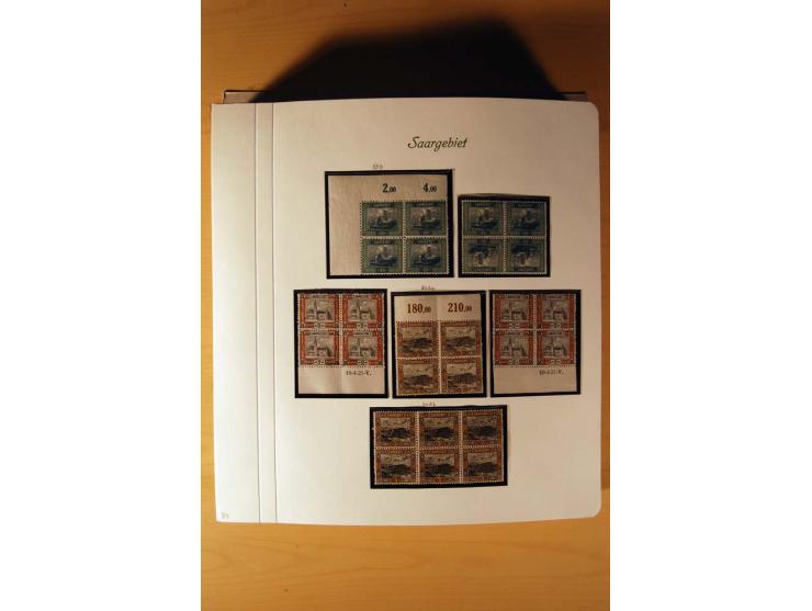 1920/34, ungebrauchte und postfrische sehr umfangreiche Sammlung mit einer Vielzahl von Aufdrucktypen, Abarten, ungezähnten W