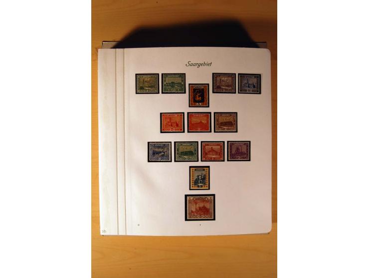 1920/34, ungebrauchte und postfrische sehr umfangreiche Sammlung mit einer Vielzahl von Aufdrucktypen, Abarten, ungezähnten W
