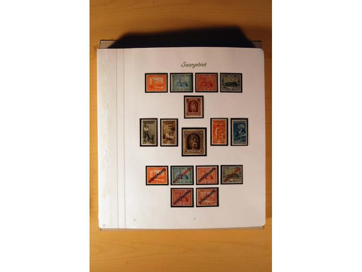 1920/34, ungebrauchte und postfrische sehr umfangreiche Sammlung mit einer Vielzahl von Aufdrucktypen, Abarten, ungezähnten W