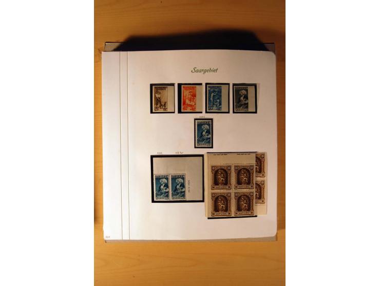 1920/34, ungebrauchte und postfrische sehr umfangreiche Sammlung mit einer Vielzahl von Aufdrucktypen, Abarten, ungezähnten W