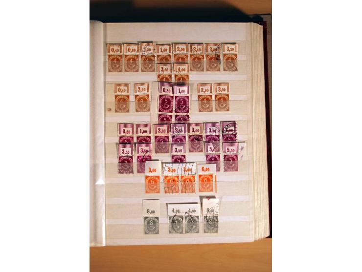 1951, Posthorn, umfangreiche gestempelte Spezialsammlung mit schönen Briefstücken, dabei waagerechte und senkrechte Paare, Vi