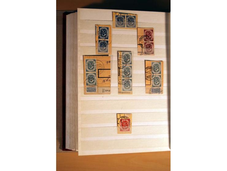 1951, Posthorn, umfangreiche gestempelte Spezialsammlung mit schönen Briefstücken, dabei waagerechte und senkrechte Paare, Vi