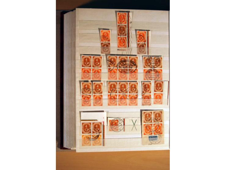 1951, Posthorn, umfangreiche gestempelte Spezialsammlung mit schönen Briefstücken, dabei waagerechte und senkrechte Paare, Vi