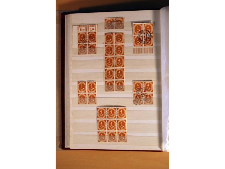 1951, Posthorn, umfangreiche gestempelte Spezialsammlung mit schönen Briefstücken, dabei waagerechte und senkrechte Paare, Vi