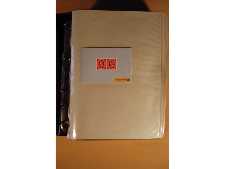 1951, POSTHORN, umfangreiche Sammlung mit einigen hundert Briefen, Karten und Paketkarten in 6 Ordnern inkl. 1 Band Ganzsache