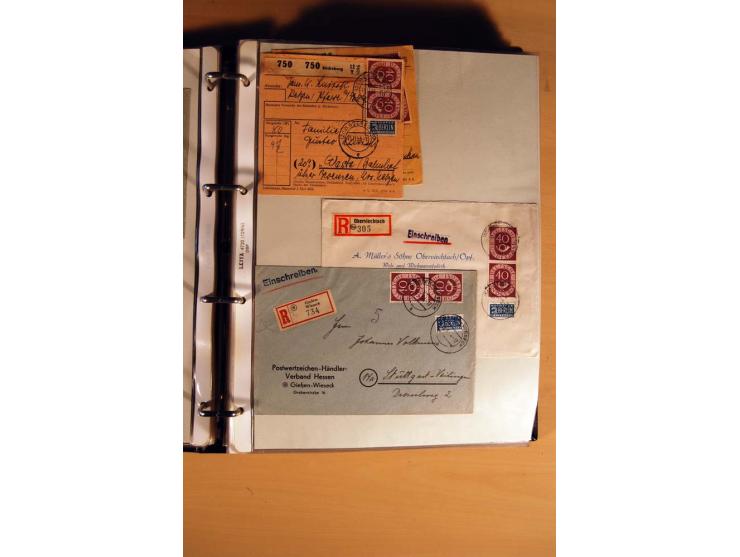 1951, POSTHORN, umfangreiche Sammlung mit einigen hundert Briefen, Karten und Paketkarten in 6 Ordnern inkl. 1 Band Ganzsache