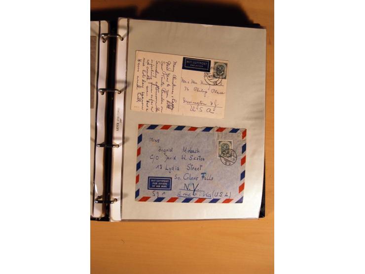 1951, POSTHORN, umfangreiche Sammlung mit einigen hundert Briefen, Karten und Paketkarten in 6 Ordnern inkl. 1 Band Ganzsache