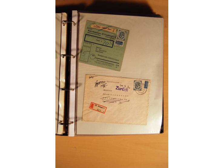 1951, POSTHORN, umfangreiche Sammlung mit einigen hundert Briefen, Karten und Paketkarten in 6 Ordnern inkl. 1 Band Ganzsache