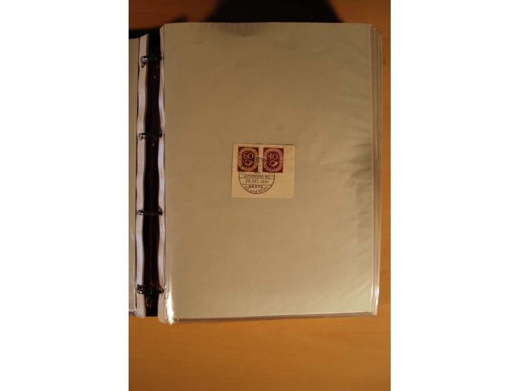 1951, POSTHORN, umfangreiche Sammlung mit einigen hundert Briefen, Karten und Paketkarten in 6 Ordnern inkl. 1 Band Ganzsache