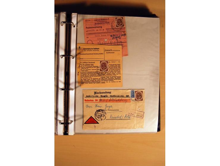 1951, POSTHORN, umfangreiche Sammlung mit einigen hundert Briefen, Karten und Paketkarten in 6 Ordnern inkl. 1 Band Ganzsache