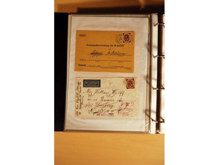 1951, POSTHORN, umfangreiche Sammlung mit einigen hundert Briefen, Karten und Paketkarten in 6 Ordnern inkl. 1 Band Ganzsache