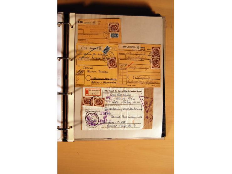 1951, POSTHORN, umfangreiche Sammlung mit einigen hundert Briefen, Karten und Paketkarten in 6 Ordnern inkl. 1 Band Ganzsache
