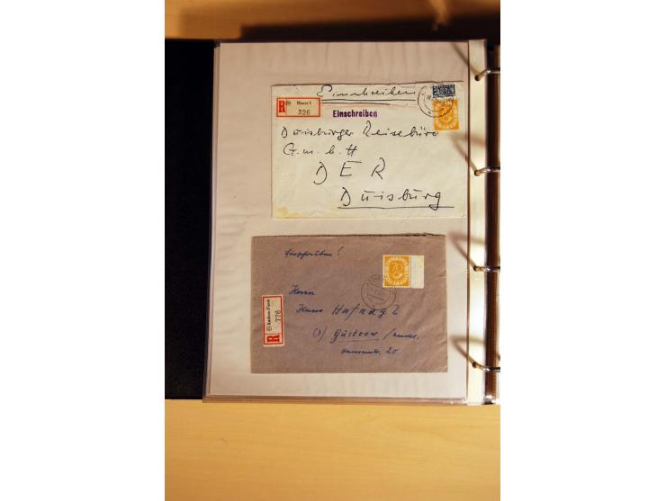 1951, POSTHORN, umfangreiche Sammlung mit einigen hundert Briefen, Karten und Paketkarten in 6 Ordnern inkl. 1 Band Ganzsache