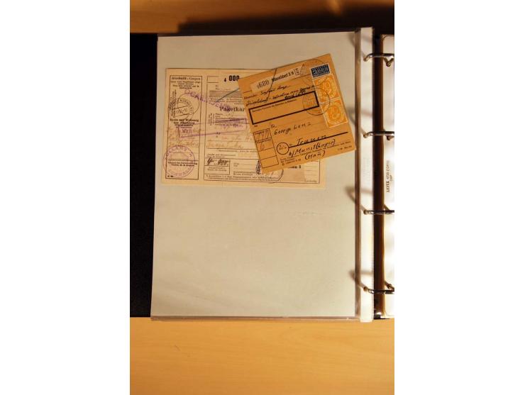 1951, POSTHORN, umfangreiche Sammlung mit einigen hundert Briefen, Karten und Paketkarten in 6 Ordnern inkl. 1 Band Ganzsache