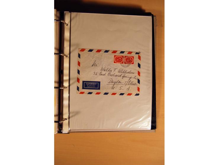1951, POSTHORN, umfangreiche Sammlung mit einigen hundert Briefen, Karten und Paketkarten in 6 Ordnern inkl. 1 Band Ganzsache