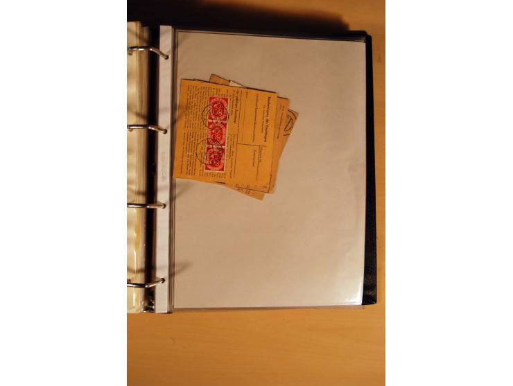 1951, POSTHORN, umfangreiche Sammlung mit einigen hundert Briefen, Karten und Paketkarten in 6 Ordnern inkl. 1 Band Ganzsache