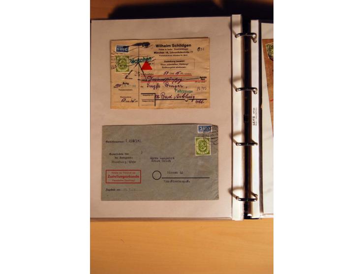 1951, POSTHORN, umfangreiche Sammlung mit einigen hundert Briefen, Karten und Paketkarten in 6 Ordnern inkl. 1 Band Ganzsache