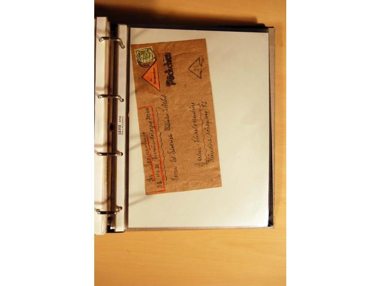 1951, POSTHORN, umfangreiche Sammlung mit einigen hundert Briefen, Karten und Paketkarten in 6 Ordnern inkl. 1 Band Ganzsache