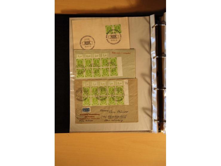 1951, POSTHORN, umfangreiche Sammlung mit einigen hundert Briefen, Karten und Paketkarten in 6 Ordnern inkl. 1 Band Ganzsache