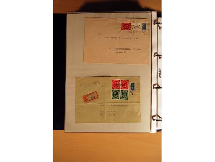 1951, POSTHORN, umfangreiche Sammlung mit einigen hundert Briefen, Karten und Paketkarten in 6 Ordnern inkl. 1 Band Ganzsache