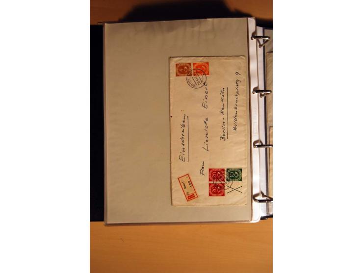 1951, POSTHORN, umfangreiche Sammlung mit einigen hundert Briefen, Karten und Paketkarten in 6 Ordnern inkl. 1 Band Ganzsache