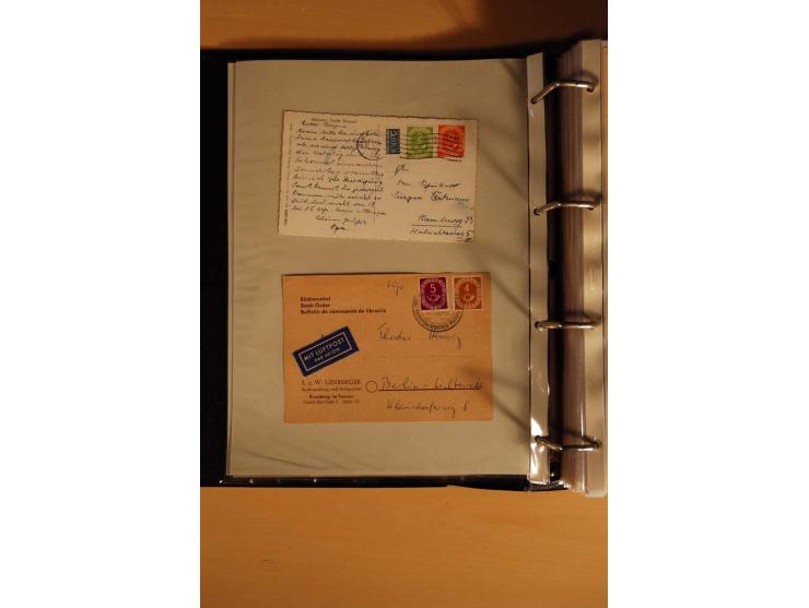 1951, POSTHORN, umfangreiche Sammlung mit einigen hundert Briefen, Karten und Paketkarten in 6 Ordnern inkl. 1 Band Ganzsache