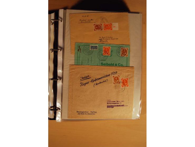 1951, POSTHORN, umfangreiche Sammlung mit einigen hundert Briefen, Karten und Paketkarten in 6 Ordnern inkl. 1 Band Ganzsache