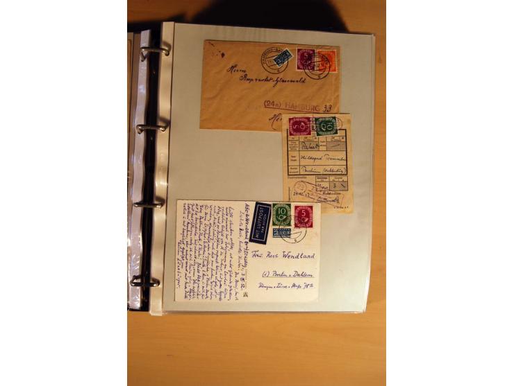 1951, POSTHORN, umfangreiche Sammlung mit einigen hundert Briefen, Karten und Paketkarten in 6 Ordnern inkl. 1 Band Ganzsache