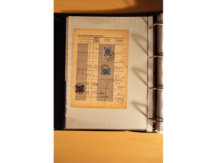 1951, POSTHORN, umfangreiche Sammlung mit einigen hundert Briefen, Karten und Paketkarten in 6 Ordnern inkl. 1 Band Ganzsache
