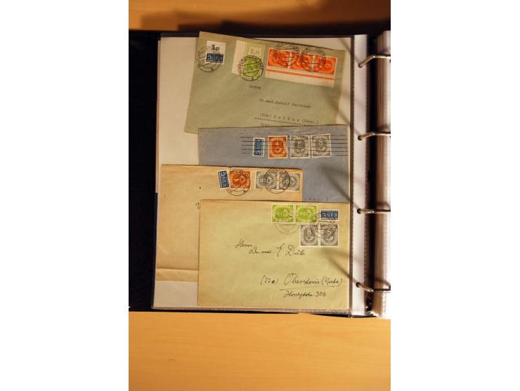 1951, POSTHORN, umfangreiche Sammlung mit einigen hundert Briefen, Karten und Paketkarten in 6 Ordnern inkl. 1 Band Ganzsache