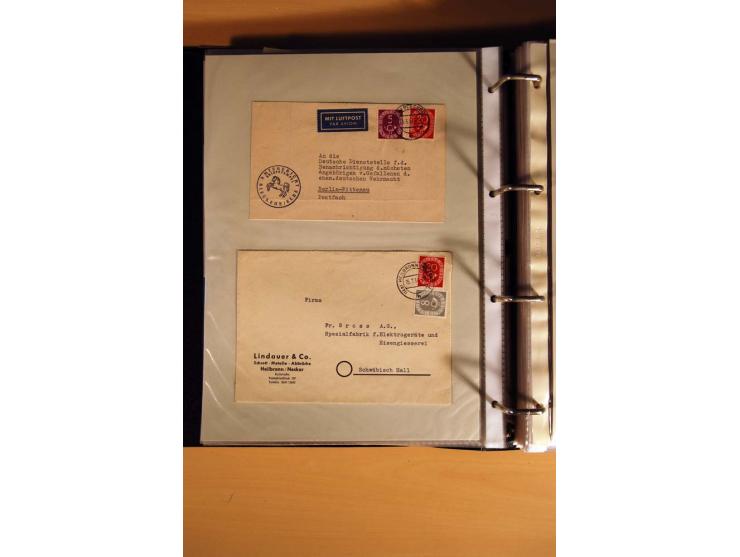 1951, POSTHORN, umfangreiche Sammlung mit einigen hundert Briefen, Karten und Paketkarten in 6 Ordnern inkl. 1 Band Ganzsache