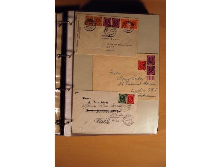 1951, POSTHORN, umfangreiche Sammlung mit einigen hundert Briefen, Karten und Paketkarten in 6 Ordnern inkl. 1 Band Ganzsache