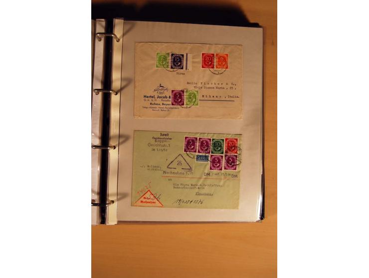1951, POSTHORN, umfangreiche Sammlung mit einigen hundert Briefen, Karten und Paketkarten in 6 Ordnern inkl. 1 Band Ganzsache