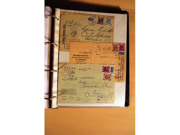 1951, POSTHORN, umfangreiche Sammlung mit einigen hundert Briefen, Karten und Paketkarten in 6 Ordnern inkl. 1 Band Ganzsache