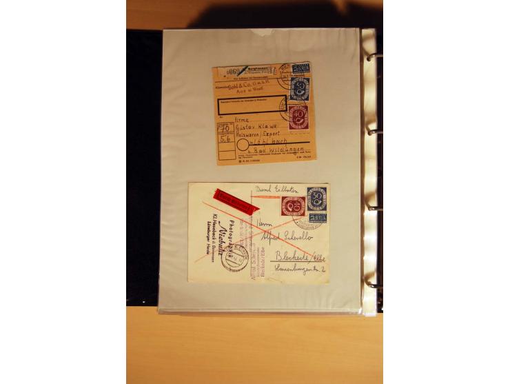 1951, POSTHORN, umfangreiche Sammlung mit einigen hundert Briefen, Karten und Paketkarten in 6 Ordnern inkl. 1 Band Ganzsache