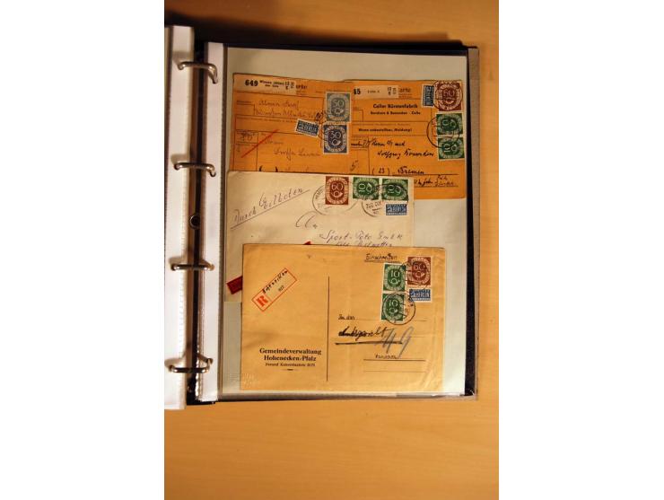 1951, POSTHORN, umfangreiche Sammlung mit einigen hundert Briefen, Karten und Paketkarten in 6 Ordnern inkl. 1 Band Ganzsache