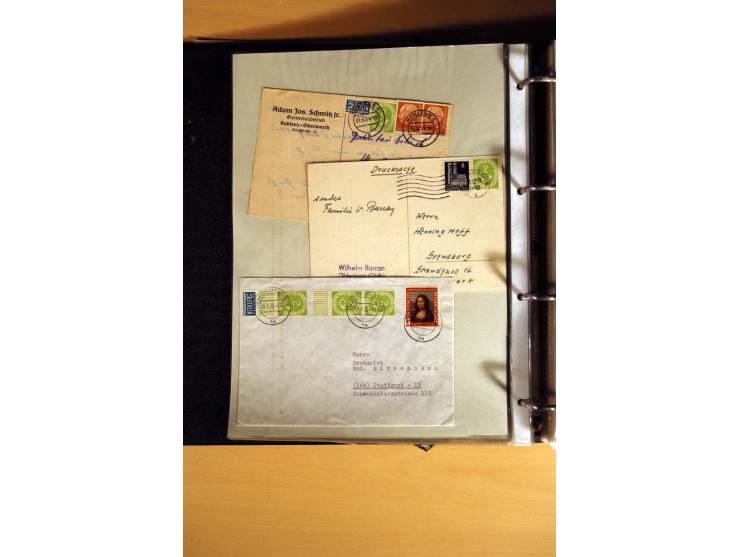 1951, POSTHORN, umfangreiche Sammlung mit einigen hundert Briefen, Karten und Paketkarten in 6 Ordnern inkl. 1 Band Ganzsache
