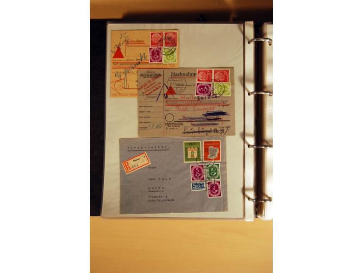 1951, POSTHORN, umfangreiche Sammlung mit einigen hundert Briefen, Karten und Paketkarten in 6 Ordnern inkl. 1 Band Ganzsache