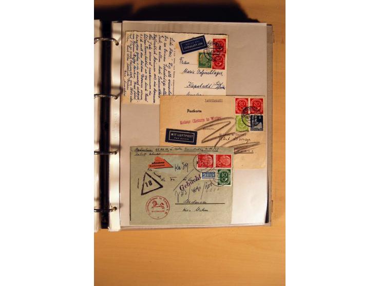 1951, POSTHORN, umfangreiche Sammlung mit einigen hundert Briefen, Karten und Paketkarten in 6 Ordnern inkl. 1 Band Ganzsache