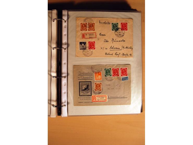1951, POSTHORN, umfangreiche Sammlung mit einigen hundert Briefen, Karten und Paketkarten in 6 Ordnern inkl. 1 Band Ganzsache