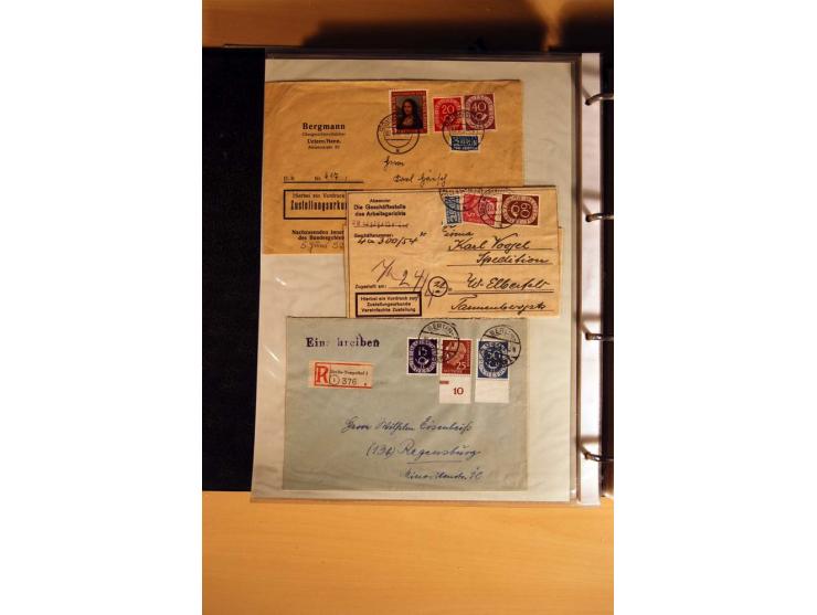 1951, POSTHORN, umfangreiche Sammlung mit einigen hundert Briefen, Karten und Paketkarten in 6 Ordnern inkl. 1 Band Ganzsache